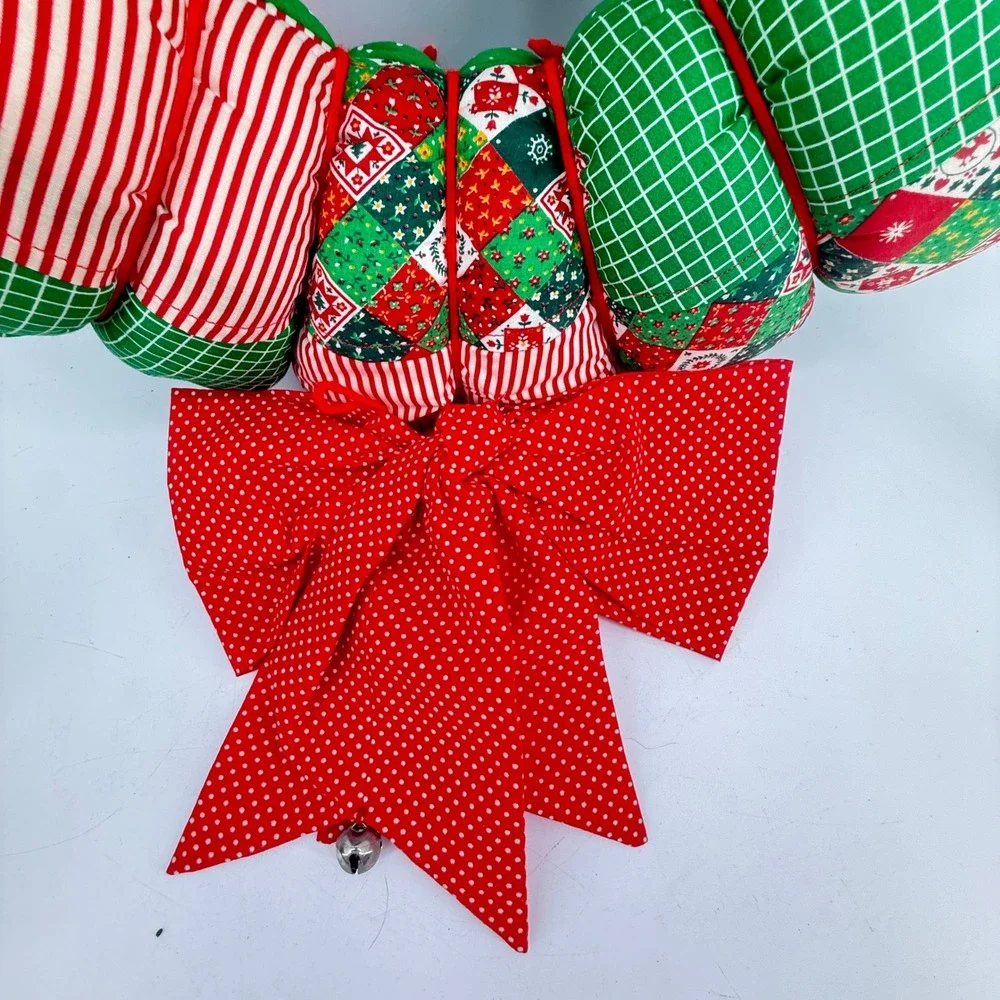 Quilted Puff Wreath Bow Vintage handmade Red Green Patchwork Holiday Decor 16x7